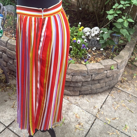 Colorful Striped Pleated Midi Skirt Forever 21 Contemporary. Size L - Picture 4 of 10